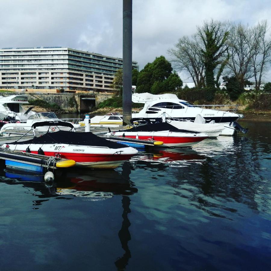 Hotel Sleepboat Yacht OOporto Esterno foto