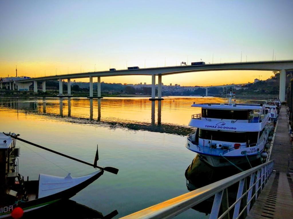 Hotel Sleepboat Yacht OOporto Esterno foto